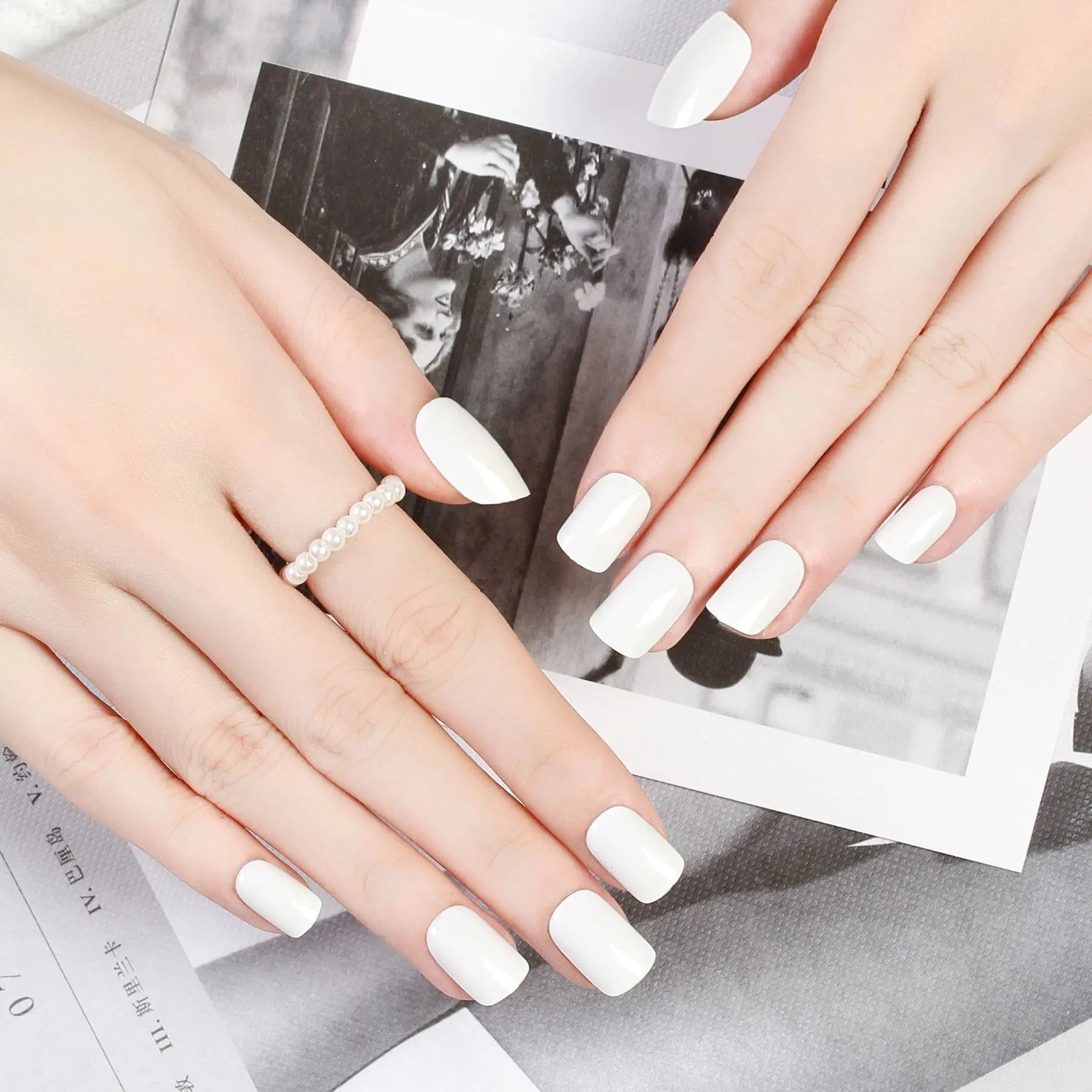 Short Full Press on Nails 24 Pcs False Nails Set Stick on Nails High Quality Reusable Fake Nails Solid Color Design Nail Art